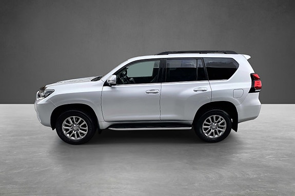 Toyota Land Cruiser 2 of 5
