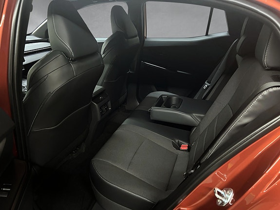 Toyota C-HR+ 25 of 27