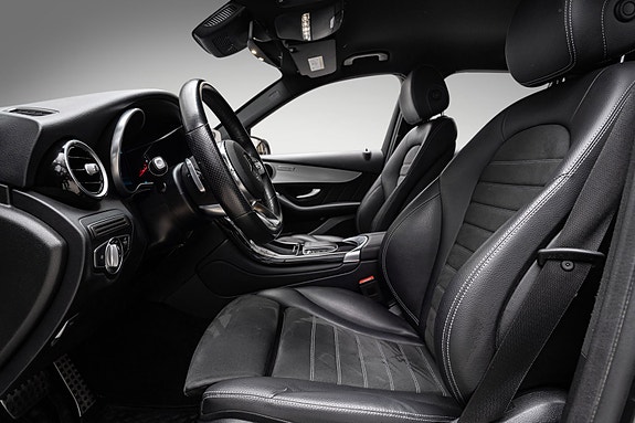 Mercedes-Benz GLC300 e 9 of 30