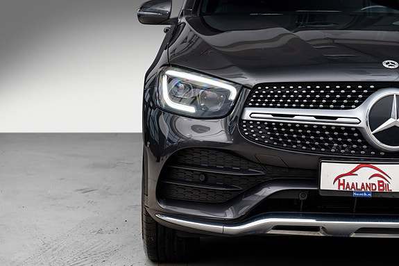 Mercedes-Benz GLC300 e 7 of 30