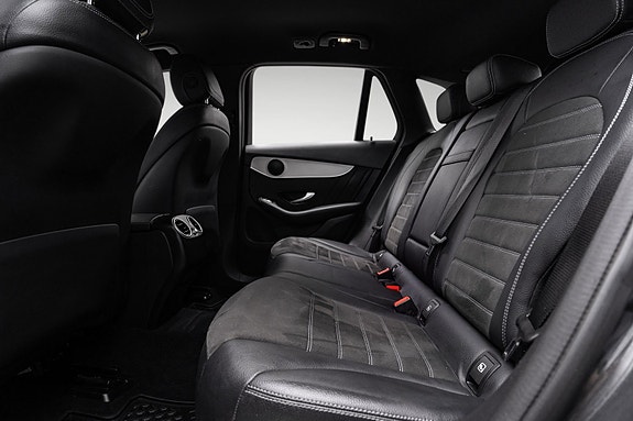Mercedes-Benz GLC300 e 25 of 30