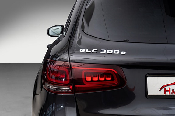 Mercedes-Benz GLC300 e 8 of 30