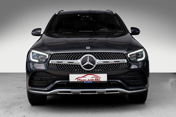 Mercedes-Benz GLC300 e 3 of 5