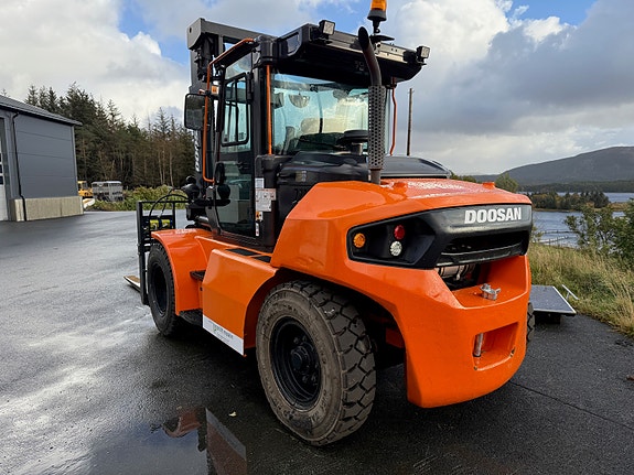 Doosan D90S-9 på lager, 2289 timer. 2 of 5
