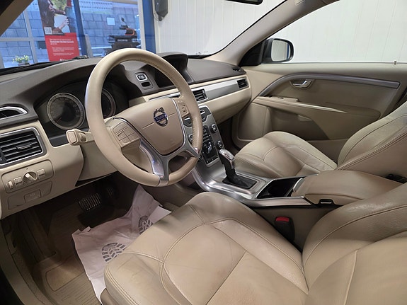 Volvo V70 10 of 20
