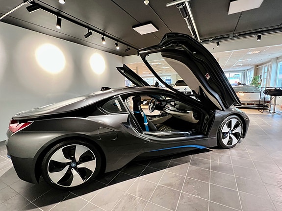 BMW i8 7 of 30