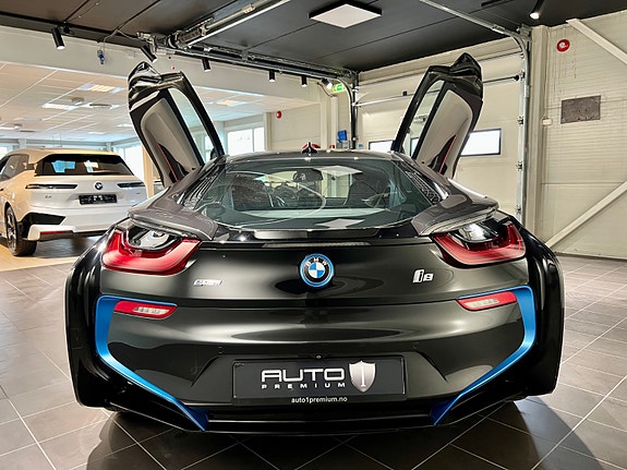 BMW i8 5 of 5