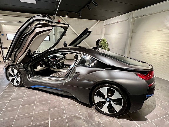 BMW i8 4 of 5
