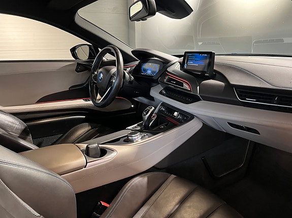 BMW i8 21 of 30