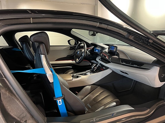 BMW i8 23 of 30