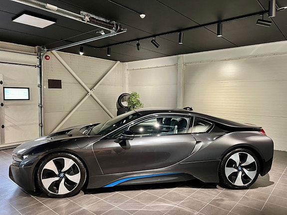 BMW i8 12 of 30