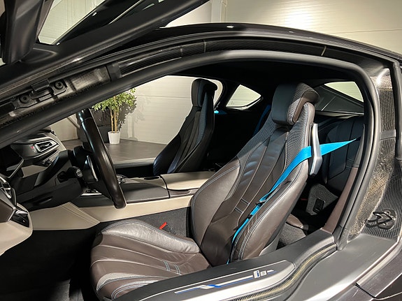 BMW i8 19 of 30