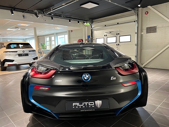 BMW i8 14 of 30
