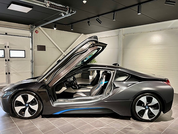 BMW i8 8 of 30