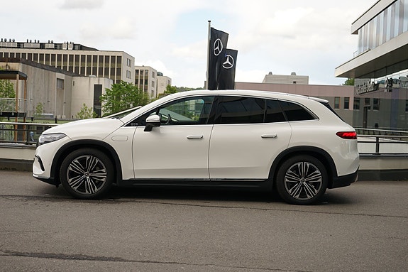 Mercedes-Benz EQS SUV 4 of 5