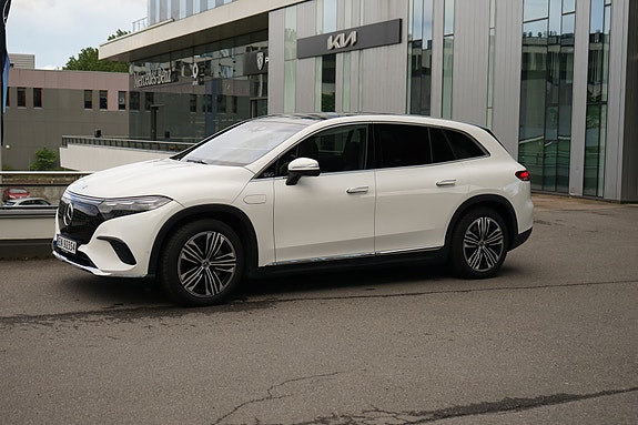Mercedes-Benz EQS SUV 3 of 5