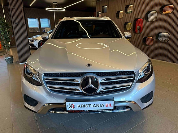 Mercedes-Benz GLC350 e 4 of 5