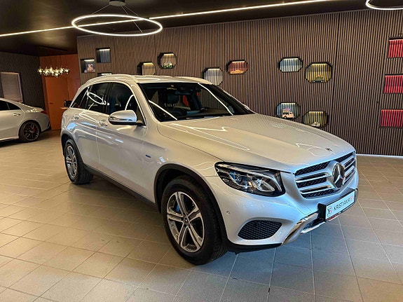 Mercedes-Benz GLC350 e 3 of 5