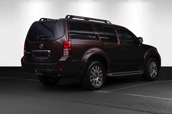 Nissan Pathfinder 5 of 5