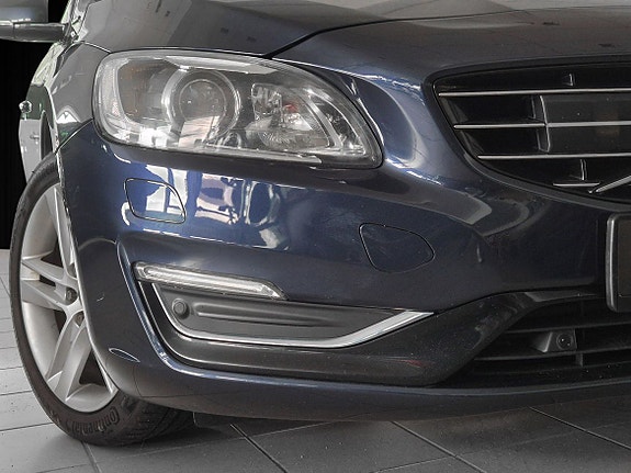 Volvo V60 4 of 30