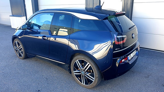 BMW i3 4 of 5