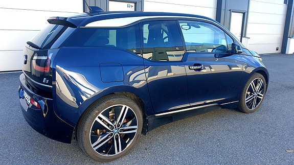 BMW i3 3 of 5