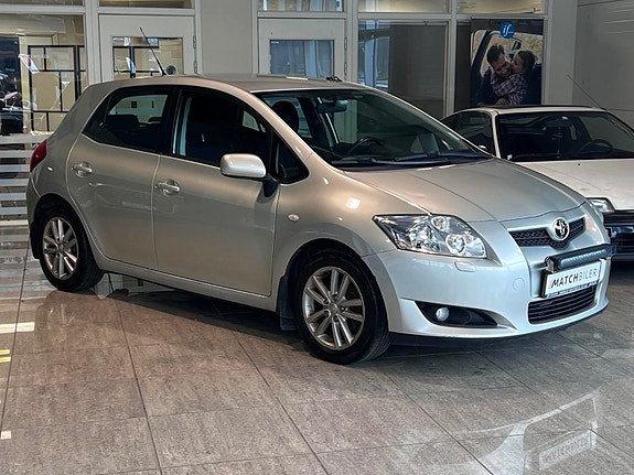Toyota Auris 4 of 5