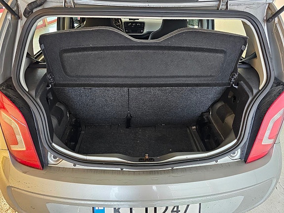 Volkswagen UP! 6 of 30
