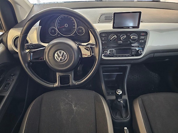 Volkswagen UP! 11 of 30