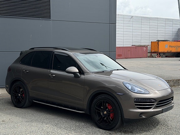 Porsche Cayenne 5 of 5