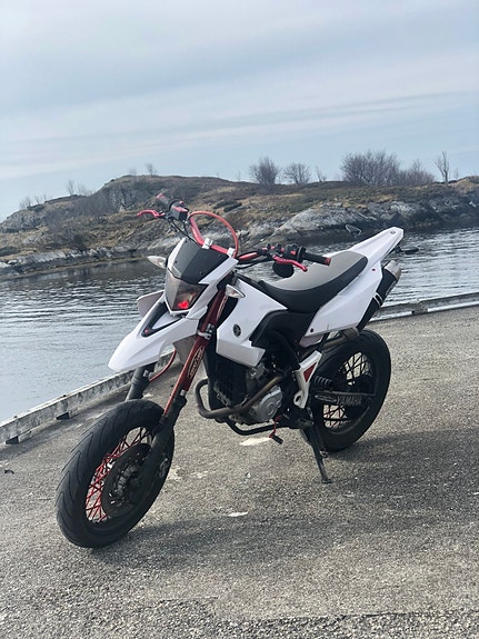 Yamaha WR 125 X 4 of 5