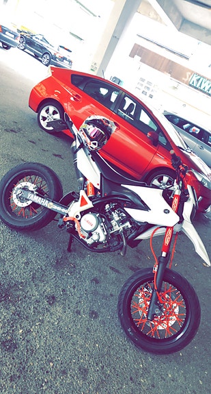Yamaha WR 125 X 3 of 5