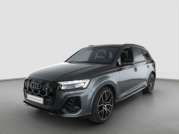 Audi Q7 2 of 5