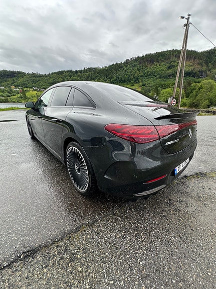 Mercedes-Benz EQE43 15 of 30