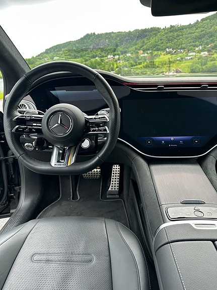 Mercedes-Benz EQE43 17 of 30