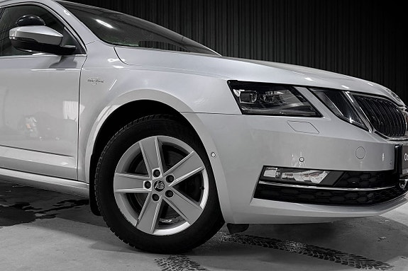 Skoda Octavia 2 of 30