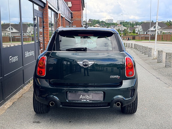 MINI Cooper S 4 of 5
