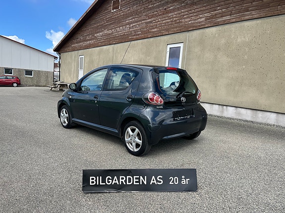Toyota Aygo 3 of 10