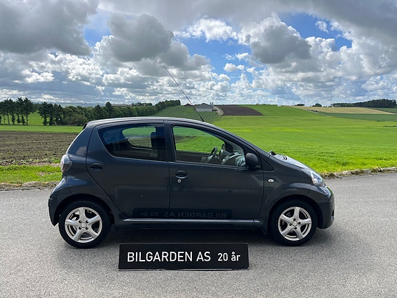Toyota Aygo 6 of 10