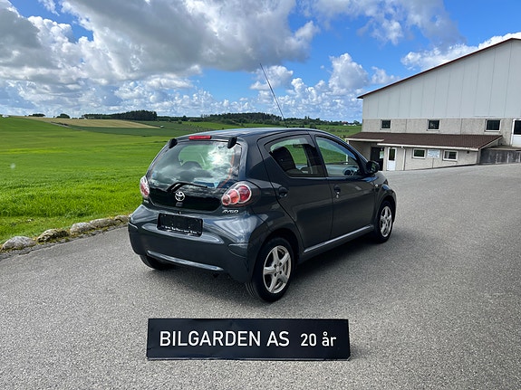 Toyota Aygo 5 of 10
