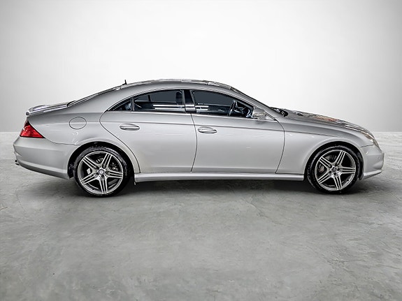 Mercedes-Benz CLS350 2 of 5