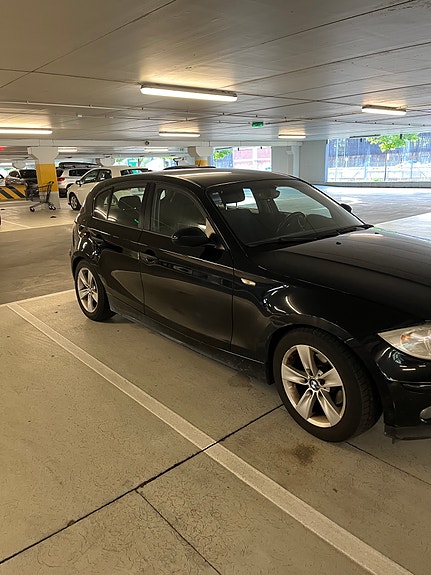BMW 118d 3 of 6