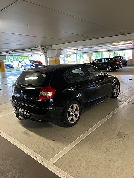 BMW 118d 4 of 6