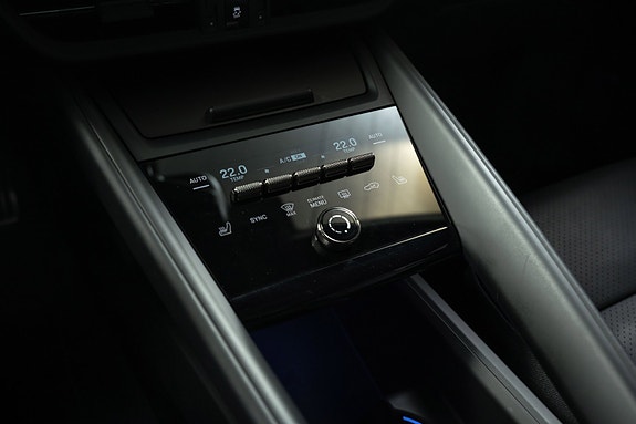 Porsche Macan 15 of 30
