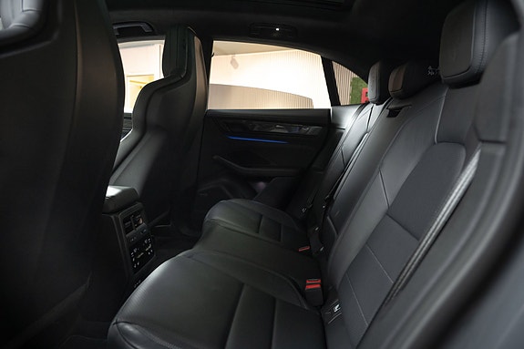 Porsche Macan 21 of 30