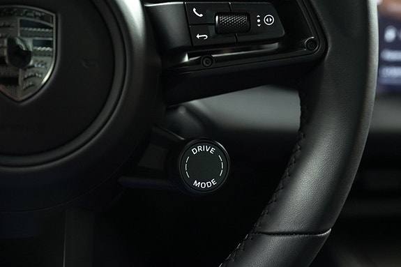 Porsche Macan 28 of 30