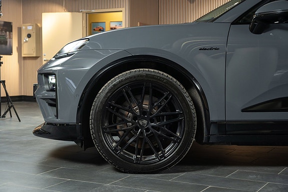 Porsche Macan 8 of 30