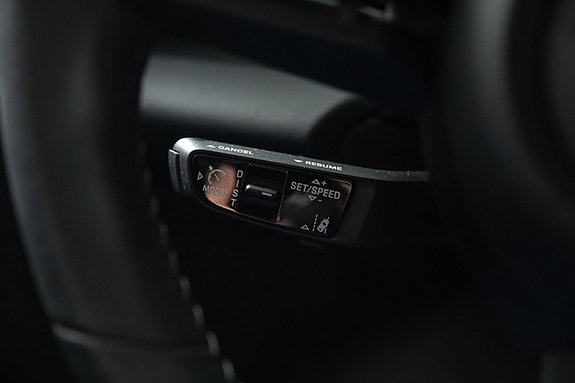 Porsche Macan 27 of 30