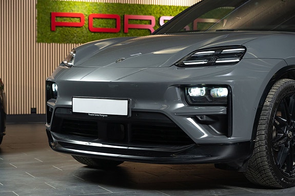 Porsche Macan 9 of 30