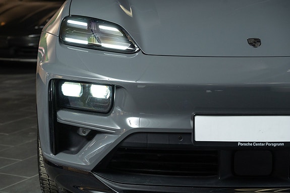 Porsche Macan 3 of 30